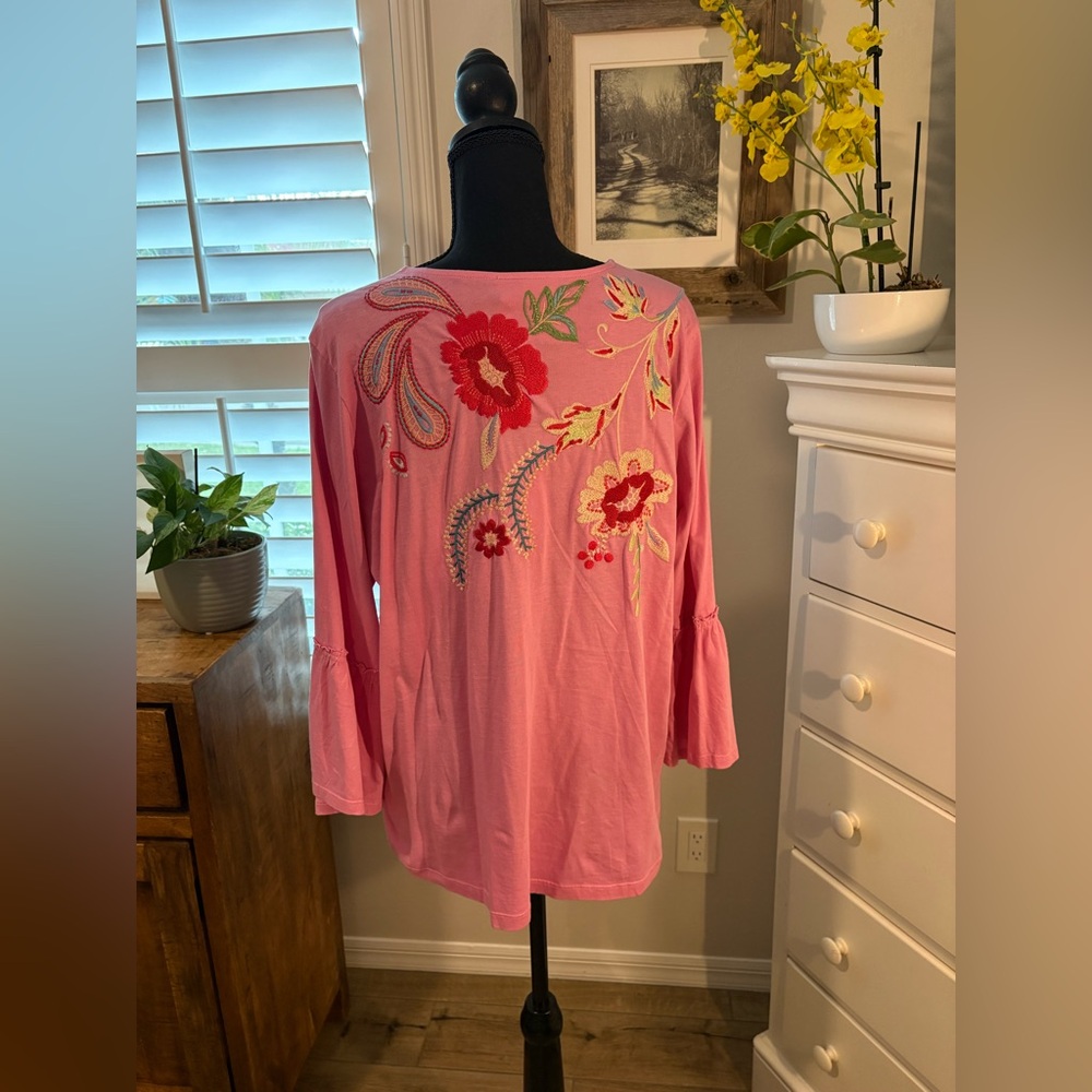 Johnny Was NWT
RUFFLE SLEEVE T-SHIRT - MOONLITE MAUVE, XL - Picture 3 of 10